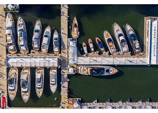 Ferretti Group conquista la scena a Fort Lauderdale con una grandiosa flotta di 16 barche, 2 fantastiche première americane e tanti nuovi progetti.